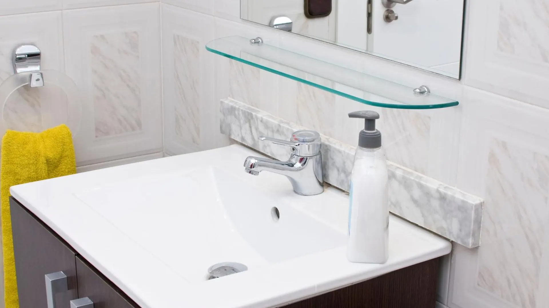 Estudio Con Piscina En Playa Carihuela Torremolinos Appartement